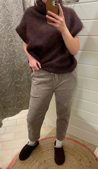 Samettihousu Amanda